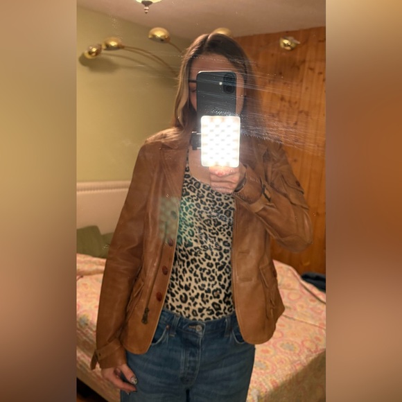 Women’s Danier Leather Jacket - Picture 10 of 10